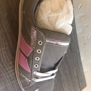 Macbeth vegan gray shoes tan new in box